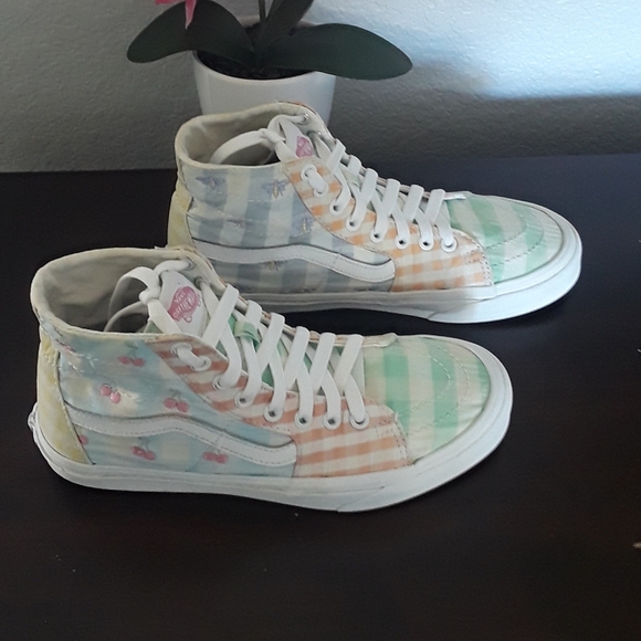 Vans Shoes - Vans.  High Top Shoes. Size: 7.5